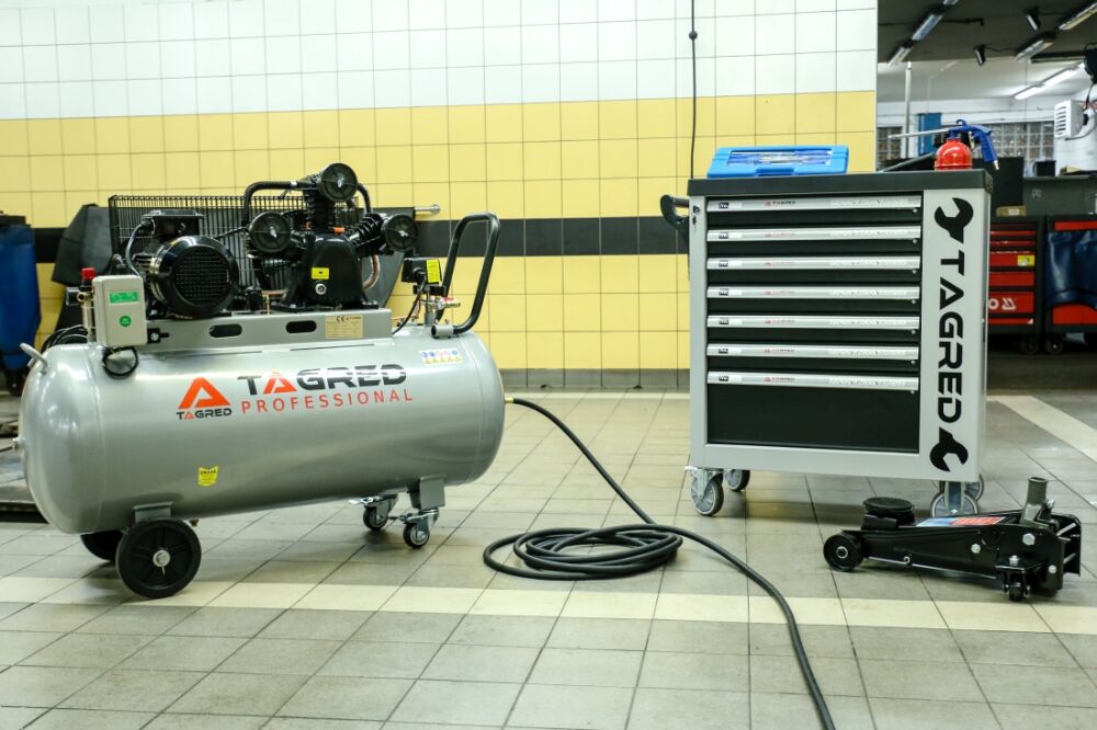 Olejový kompresor 300l, 3 písty, 400V, 9,5 KW TAGRED TA311B